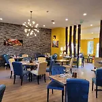 Castello 3* بيرّفوندس